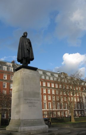 FDR statue